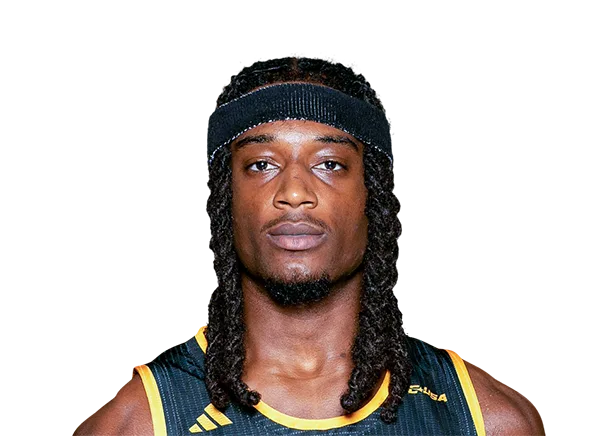 Braedan Lue headshot