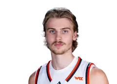 Elias Ralph headshot