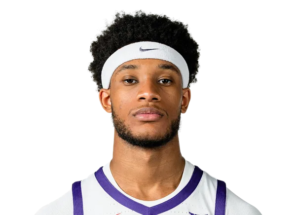 Micah Robinson headshot