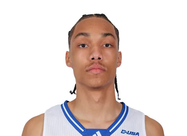 Alex Kazanecki headshot