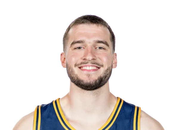 Milos Ilic headshot