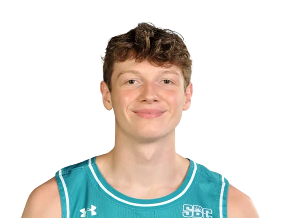 Braeden MacVicar headshot